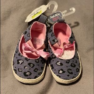 Brand new 6-9 months girl shoes with tags
